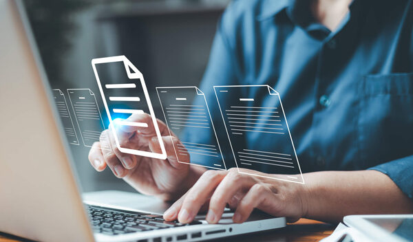 Se regula las condiciones y requisitos para los proveedores de sistemas informáticos utilizados para la emisión de facturas y otros documentos fiscales